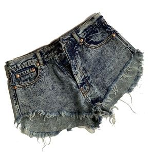 Forever 21 Women's distressed cut off jeans Sz M